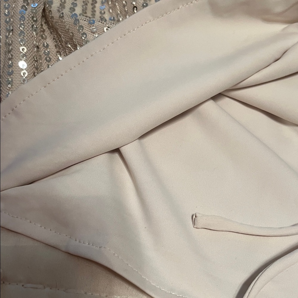 Elegant Gold Cream Adjustable Sides Mini Skirt with Sequins XXL - NWOT - Picture 15 of 15